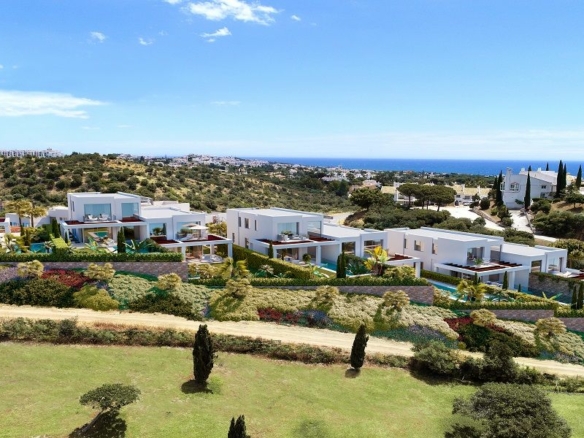 Green Hills – Marbella East – Semidetached villas with Sea views