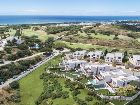 Green Hills – Marbella East – Semidetached villas with Sea views