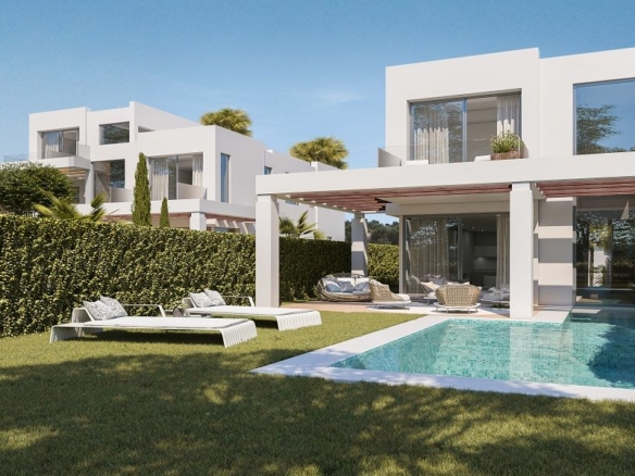 Green Hills – Marbella East – Semidetached villas with Sea views