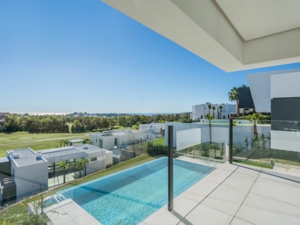 Benahavis  – Modern villa with Sea views