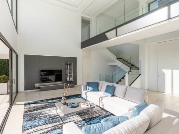 Benahavis  – Modern villa with Sea views