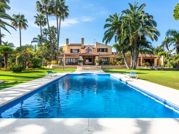 Estepona-Sea view Mansion-19246m2-Tennis