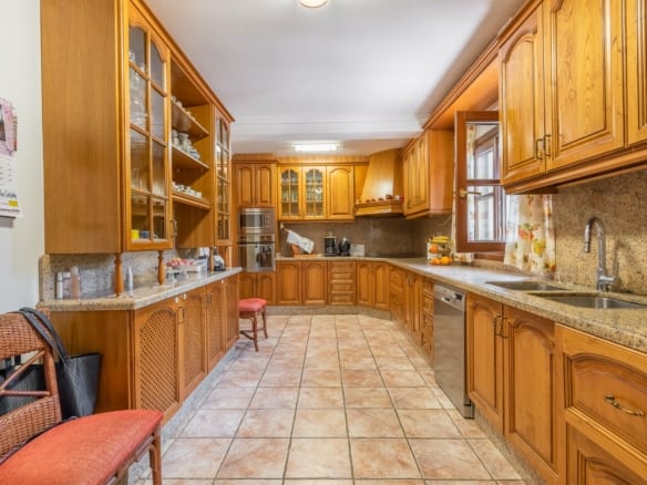 Estepona-Sea view Mansion-19246m2-Tennis