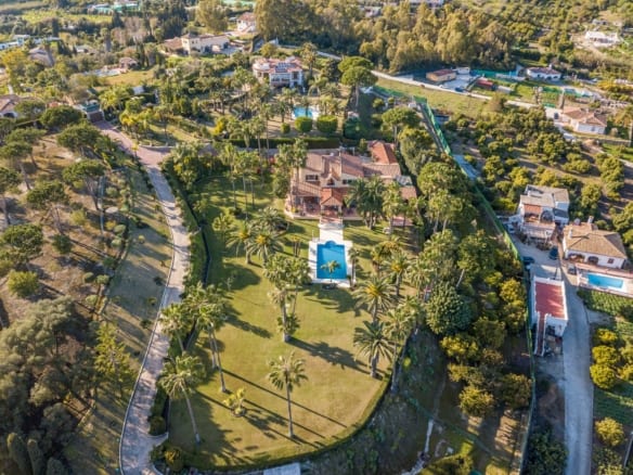Estepona-Sea view Mansion-19246m2-Tennis