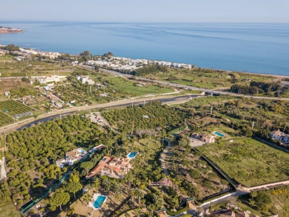 Estepona-Sea view Mansion-19246m2-Tennis