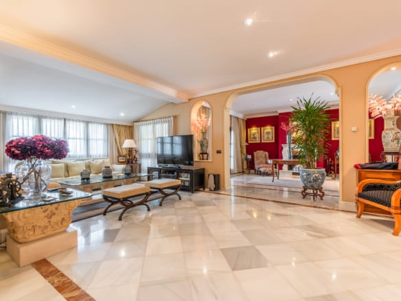 Estepona-Sea view Mansion-19246m2-Tennis