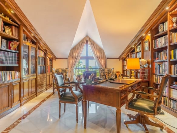 Estepona-Sea view Mansion-19246m2-Tennis