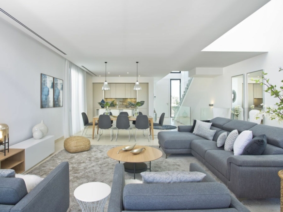 Green Hills – Marbella East – Semidetached villas with Sea views