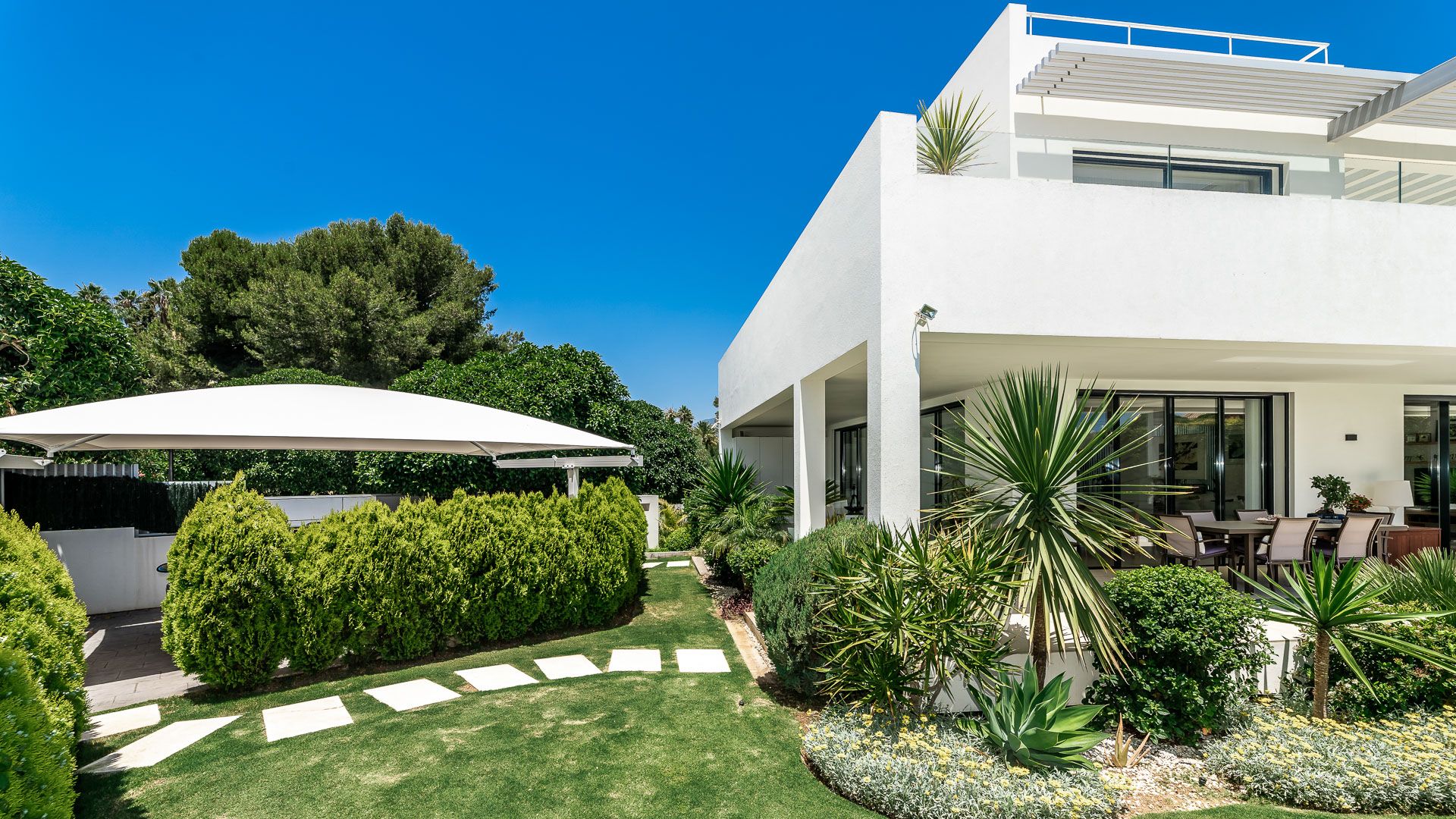Golden Mile – 6 bed villa – Sea Views