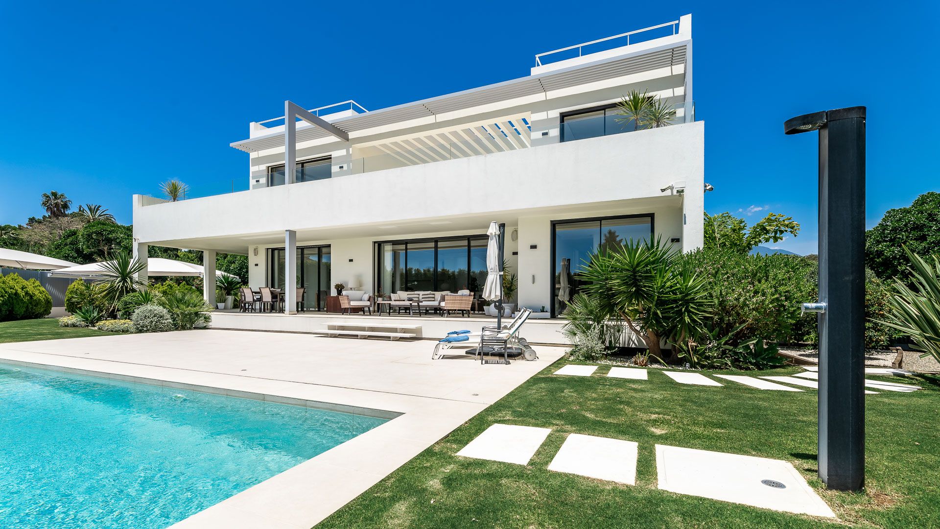 Golden Mile – 6 bed villa – Sea Views