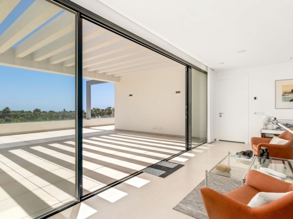 Golden Mile – 6 bed villa – Sea Views