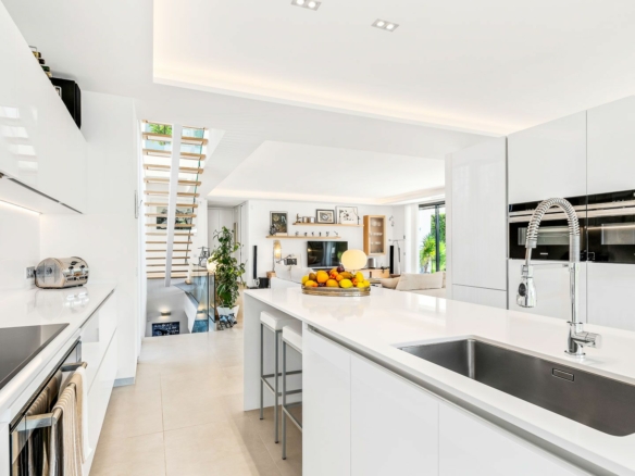 Golden Mile – 6 bed villa – Sea Views