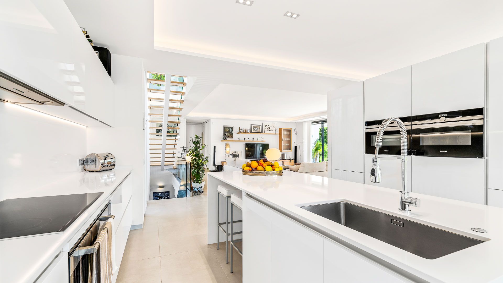 Golden Mile – 6 bed villa – Sea Views