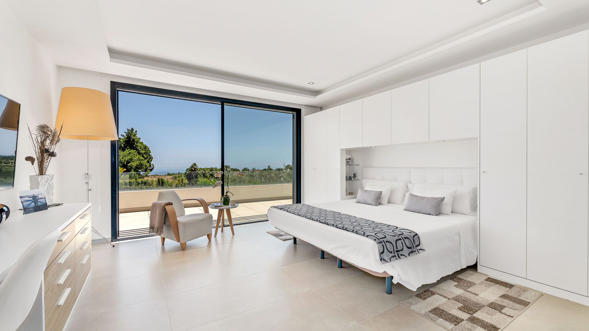 Golden Mile – 6 bed villa – Sea Views