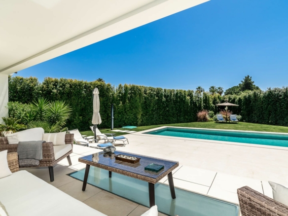 Golden Mile – 6 bed villa – Sea Views