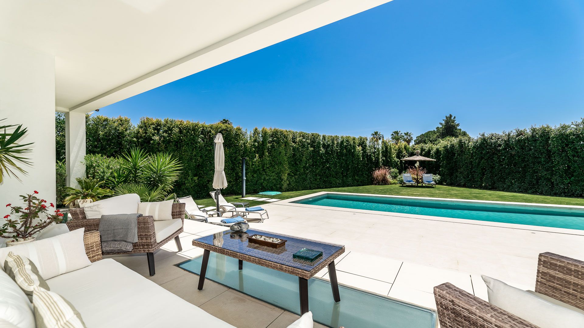 Golden Mile – 6 bed villa – Sea Views