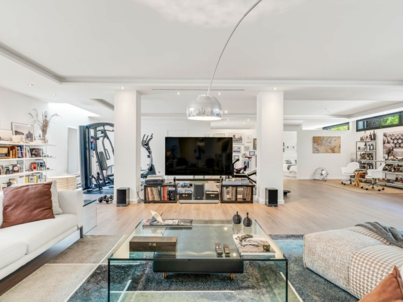 Golden Mile – 6 bed villa – Sea Views
