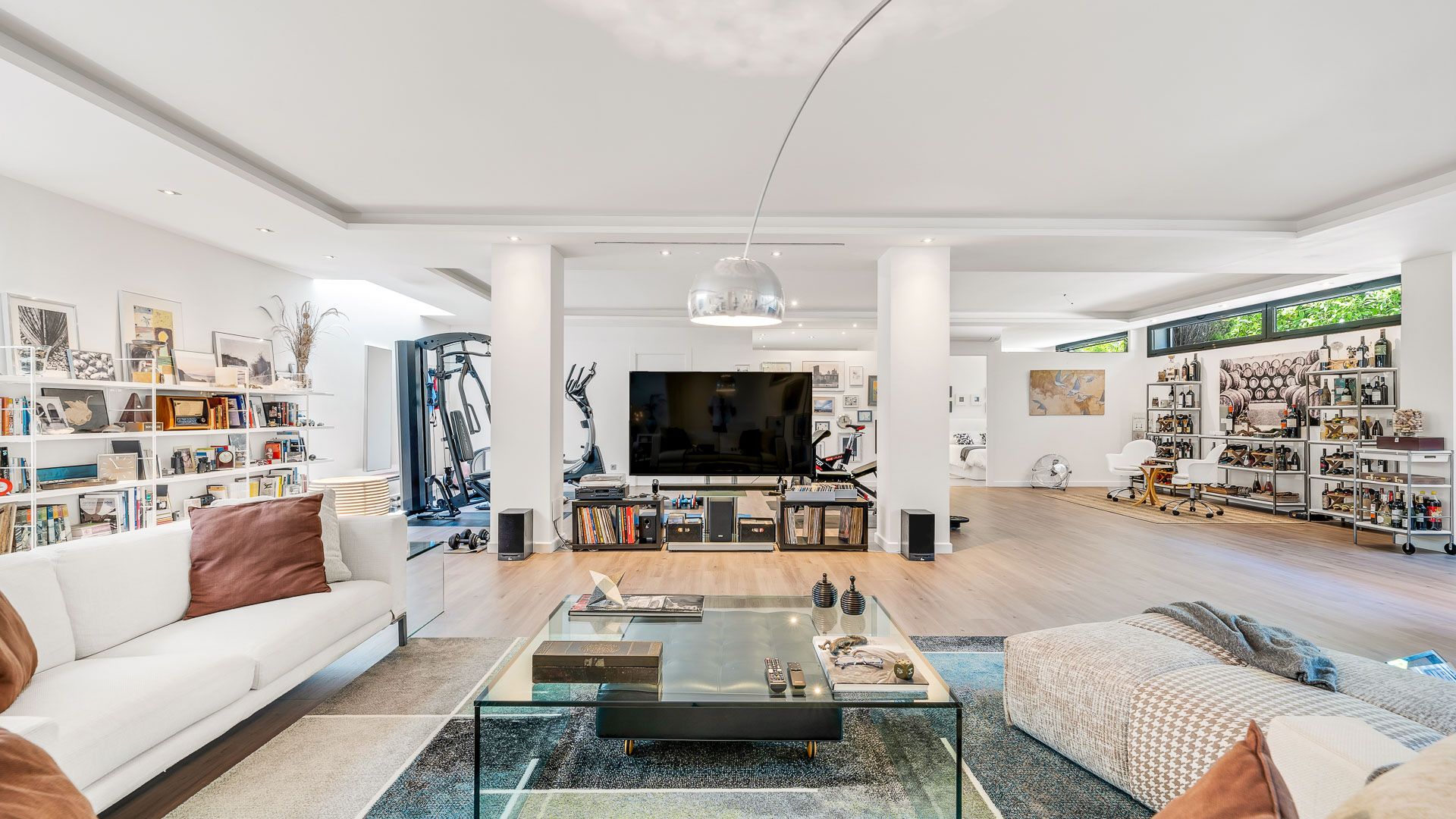 Golden Mile – 6 bed villa – Sea Views