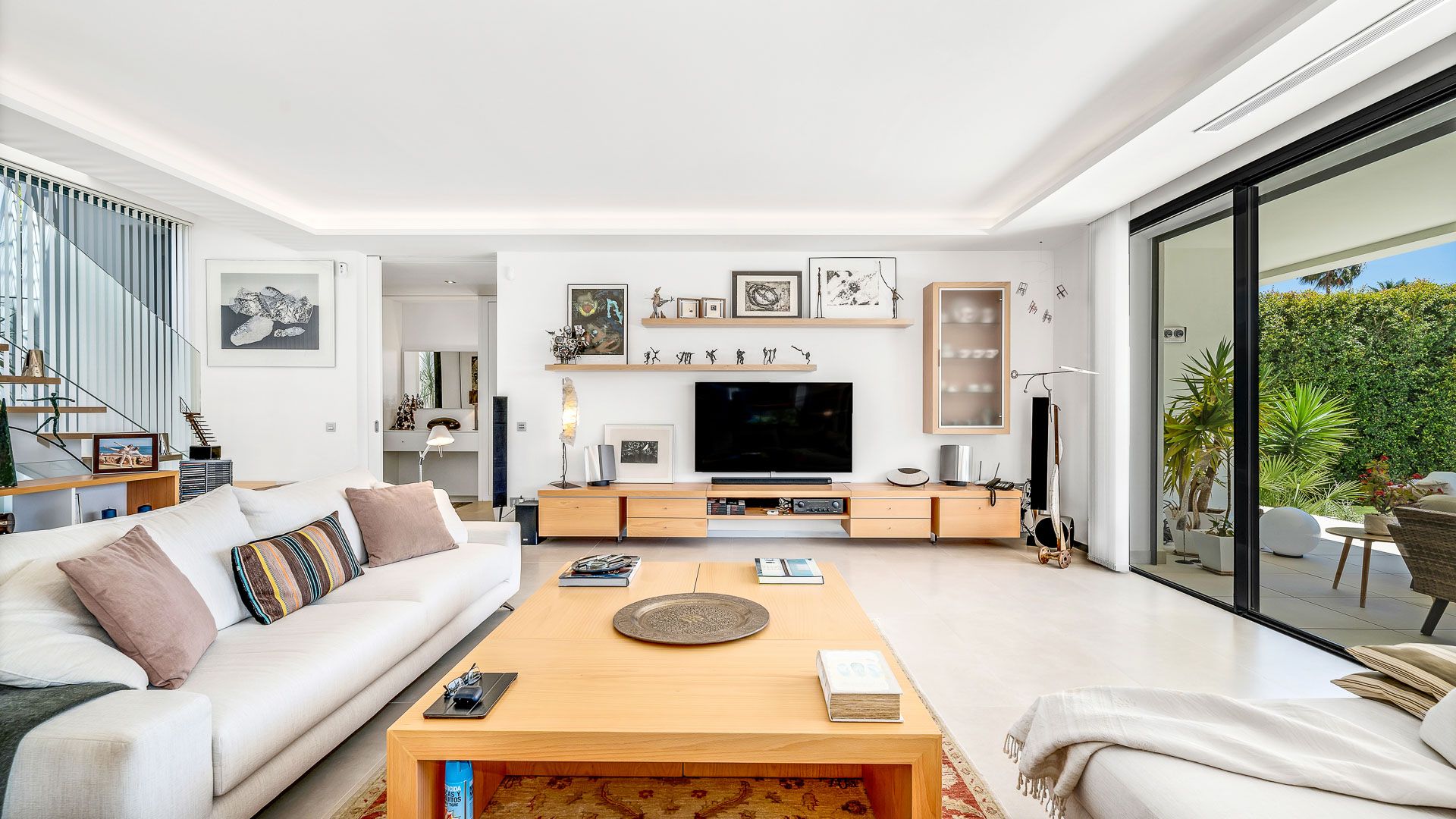 Golden Mile – 6 bed villa – Sea Views