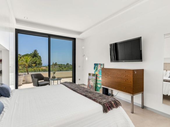 Golden Mile – 6 bed villa – Sea Views