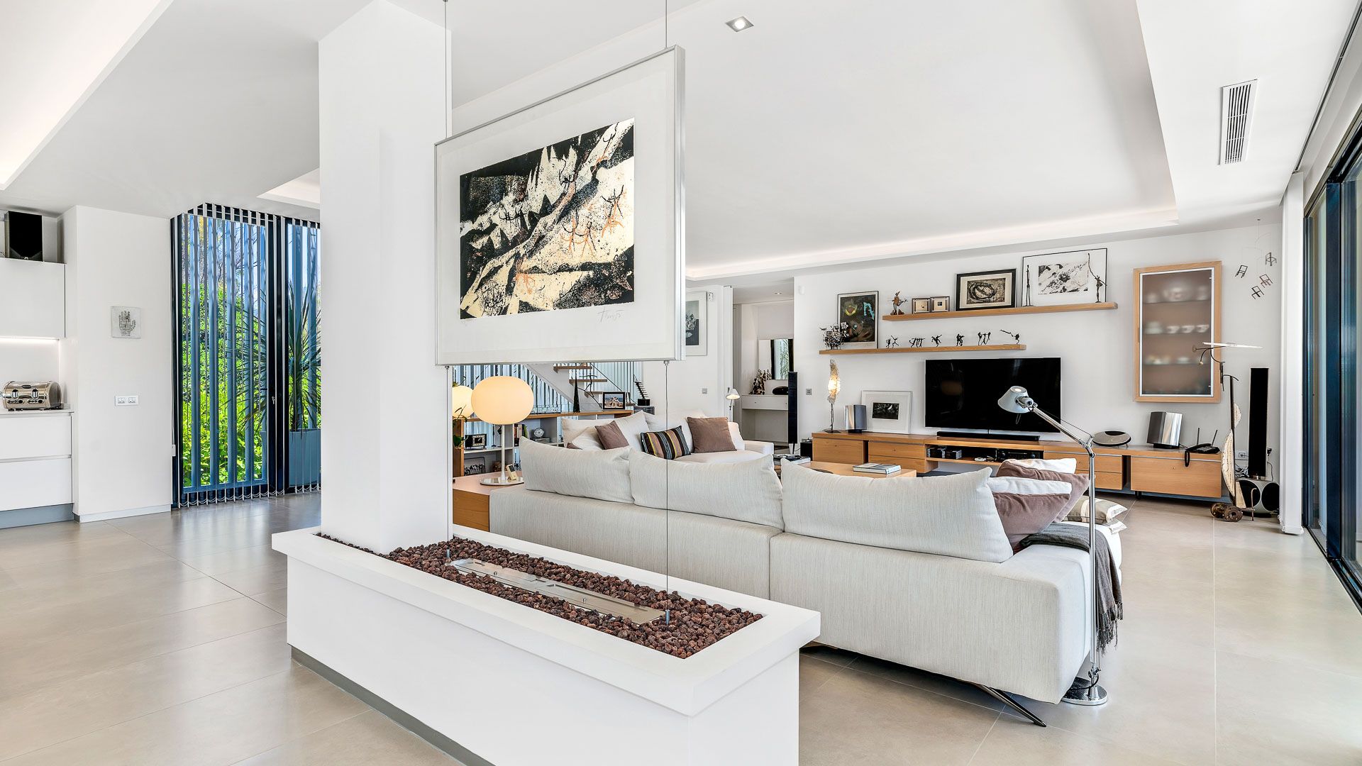 Golden Mile – 6 bed villa – Sea Views