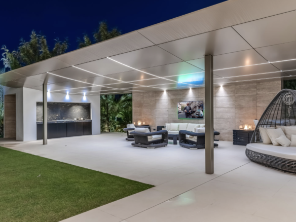 SOLD – Golden Mile – Modern villa  – Sea views