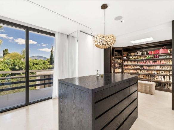 SOLD – Golden Mile – Modern villa  – Sea views