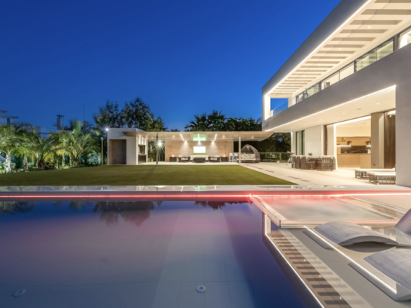 SOLD – Golden Mile – Modern villa  – Sea views