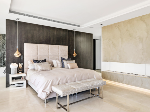 SOLD – Golden Mile – Modern villa  – Sea views