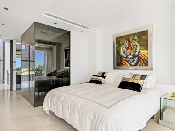 SOLD – Golden Mile – Modern villa  – Sea views