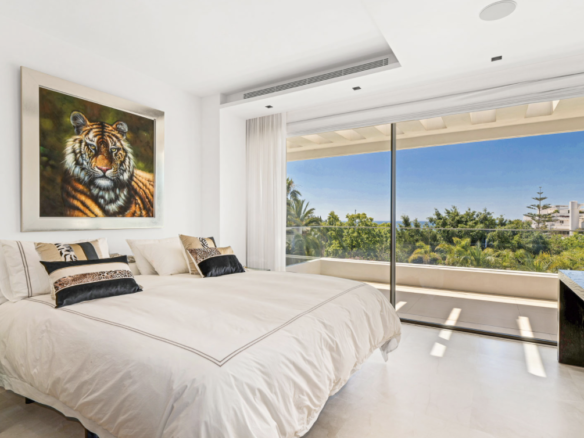 SOLD – Golden Mile – Modern villa  – Sea views