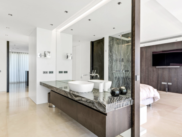 SOLD – Golden Mile – Modern villa  – Sea views