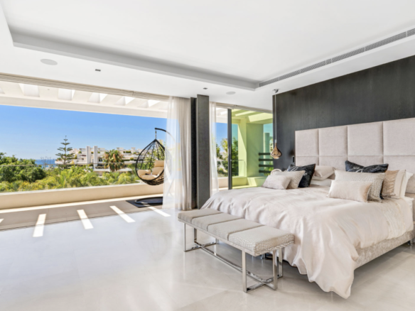 SOLD – Golden Mile – Modern villa  – Sea views