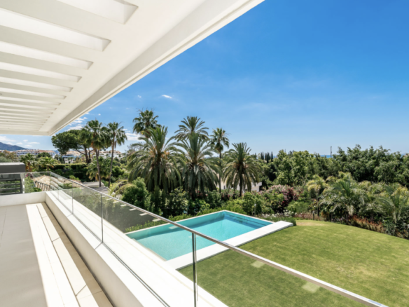 SOLD – Golden Mile – Modern villa  – Sea views