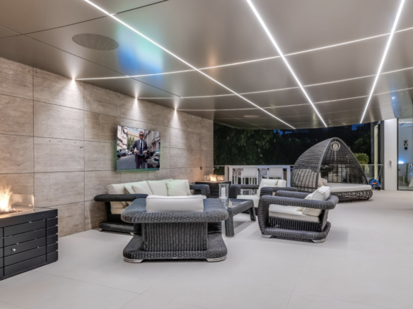 SOLD – Golden Mile – Modern villa  – Sea views
