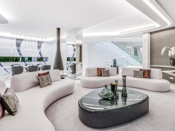 Marbella East  – 6 stars – Modern Beachfront villa