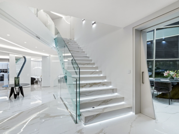 Marbella East  – 6 stars – Modern Beachfront villa