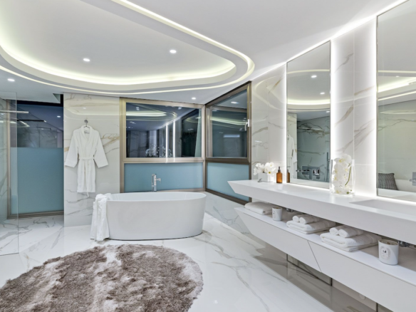 Marbella East  – 6 stars – Modern Beachfront villa