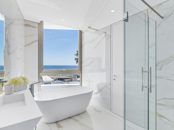 Marbella East  – 6 stars – Modern Beachfront villa