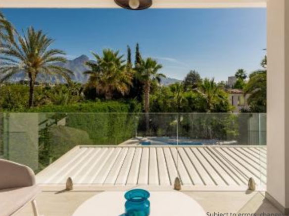 Nueva Andalucia – 7 bed refurbished villa for sale