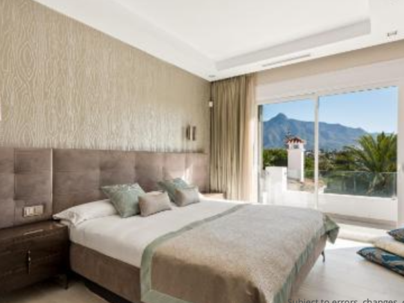 Nueva Andalucia – 7 bed refurbished villa for sale
