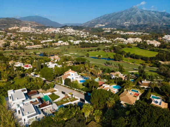 Nueva Andalucia – Modern villa – Mountain & Golf Views