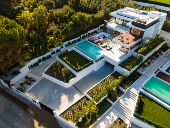 Nueva Andalucia – Modern villa – Mountain & Golf Views
