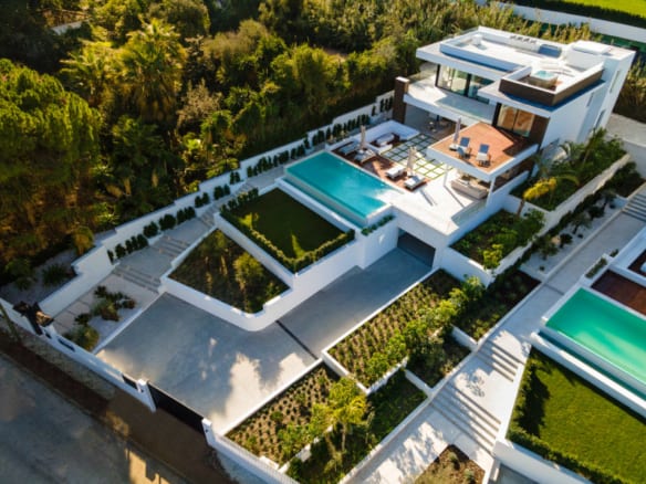 Nueva Andalucia – Modern villa – Mountain & Golf Views