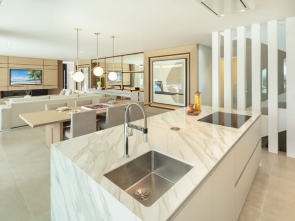 Nueva Andalucia – Modern villa – Mountain & Golf Views