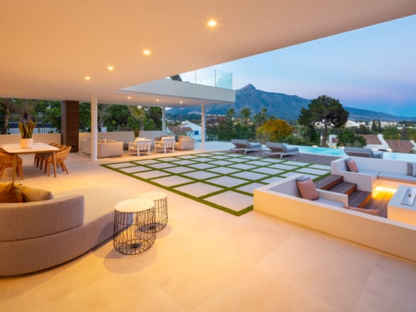 Nueva Andalucia – Modern villa – Mountain & Golf Views