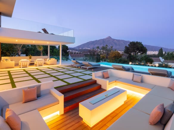 Nueva Andalucia – Modern villa – Mountain & Golf Views