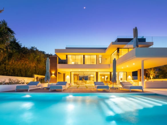 Nueva Andalucia – Modern villa – Mountain & Golf Views