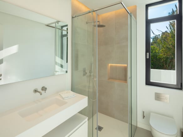 Nueva Andalucia – Modern villa – Mountain & Golf Views