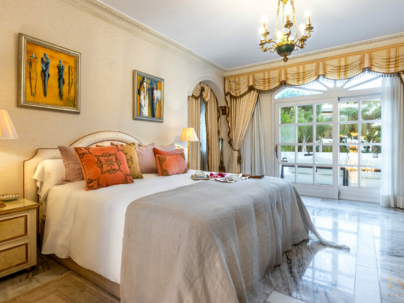 For Rent – Puerto Banus – Beach front Mansion